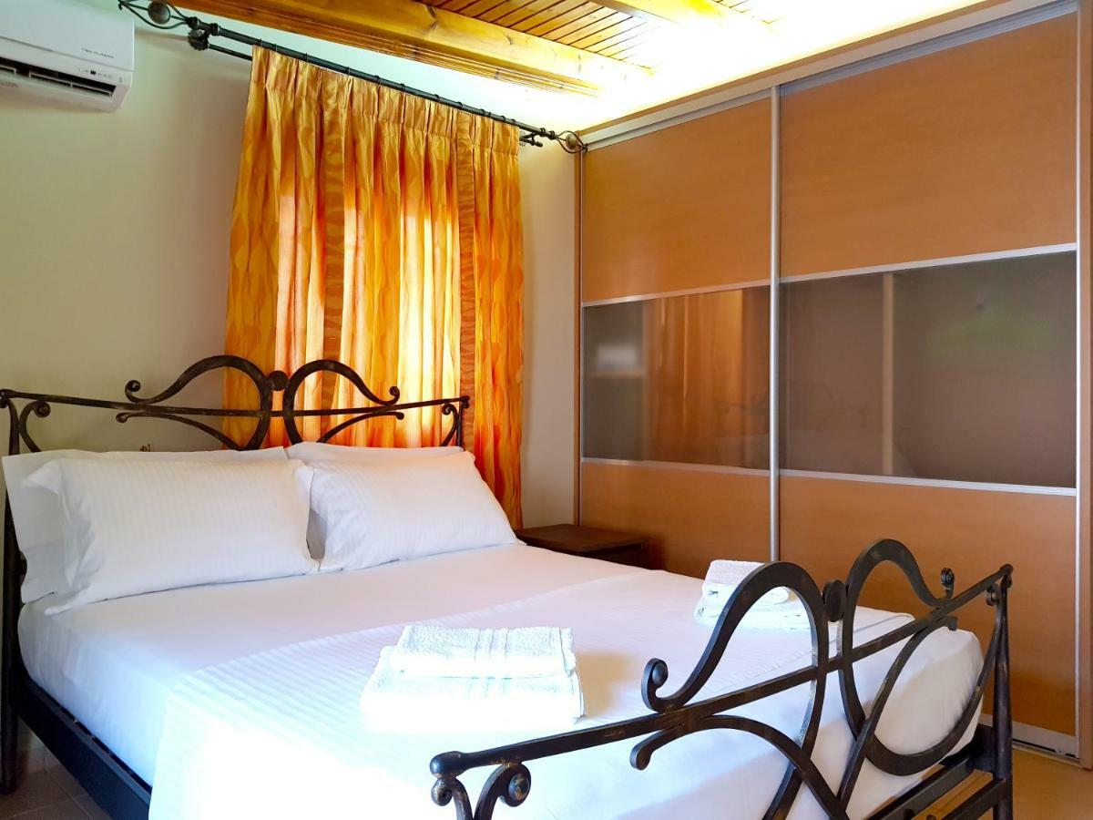 Villa Smeralda Sarandë エクステリア 写真