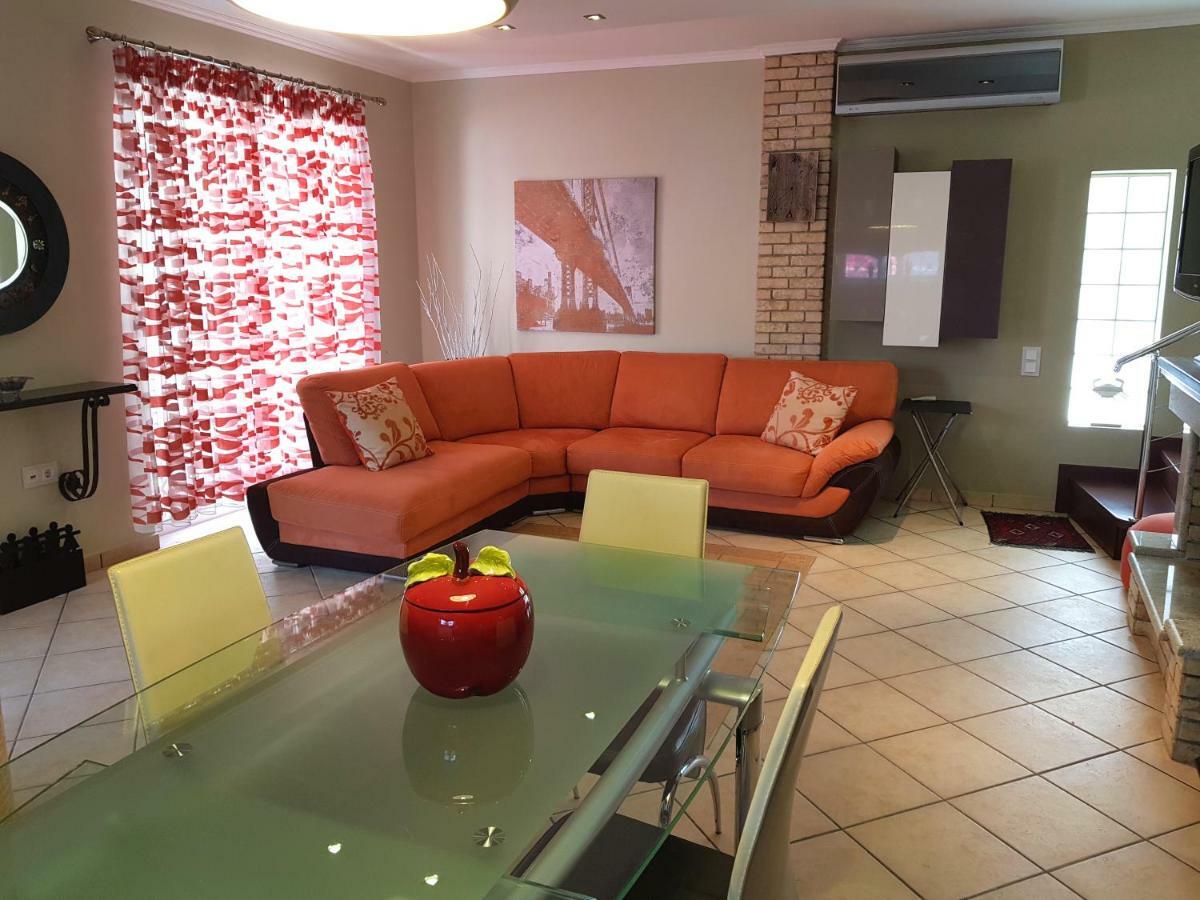 Villa Smeralda Sarandë エクステリア 写真
